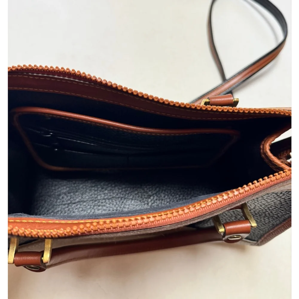 Vintage Dooney & Bourke Classic Boston Style All Weather pebble Leather Satchel